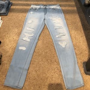 BNWOT KANCAN BOYFRIEND DISTRESSED SKINNIES